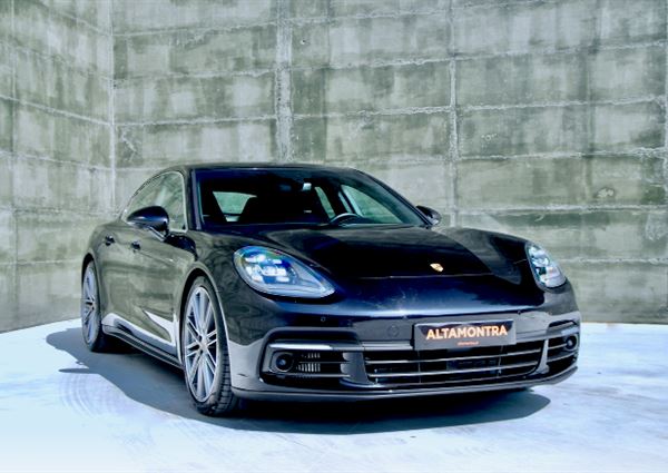 Porsche Panamera 4S