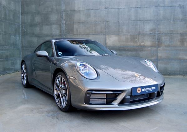 Porsche 992 911 Carrera 4S