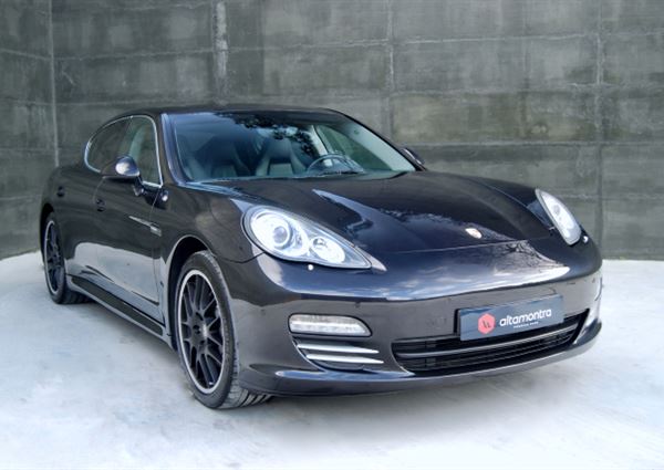 Porsche Panamera 4S