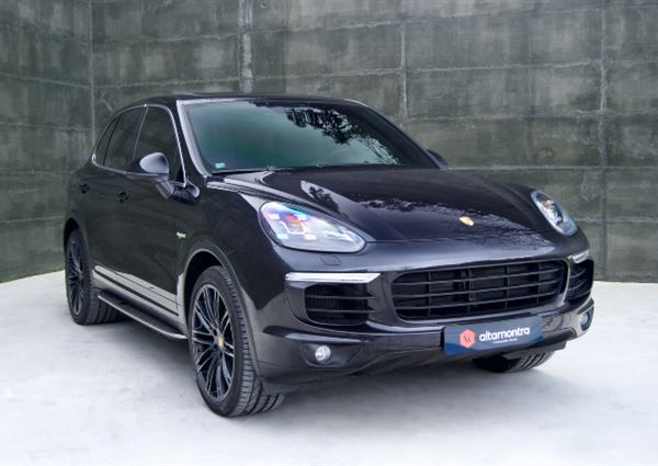 Porsche Cayenne S E-Hybrid