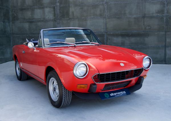 Fiat 124 Spider 2000 Pininfarina