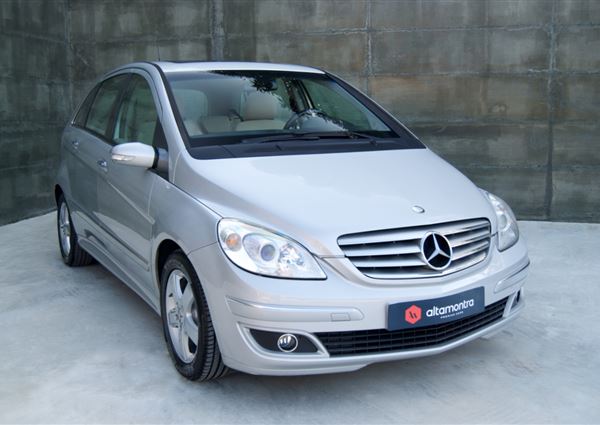 Mercedes Benz B200