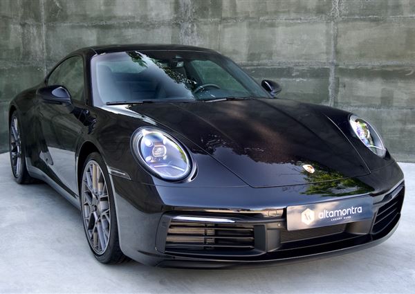 Porsche 992 911 Carrera 4