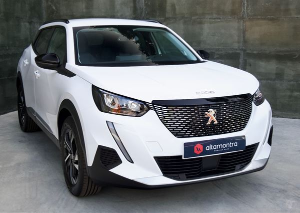 Peugeot 2008 1.2 PureTech EAT8