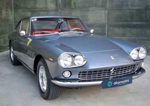 Ferrari 330 GT 2+2