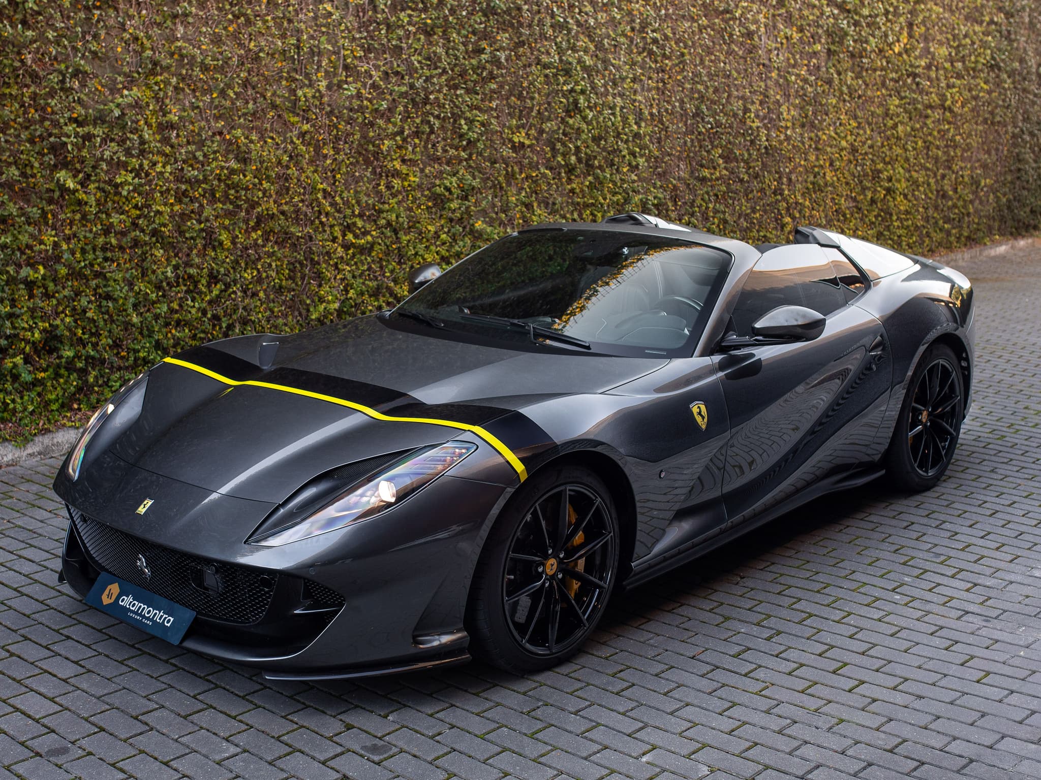 Ferrari 812 – photo 2