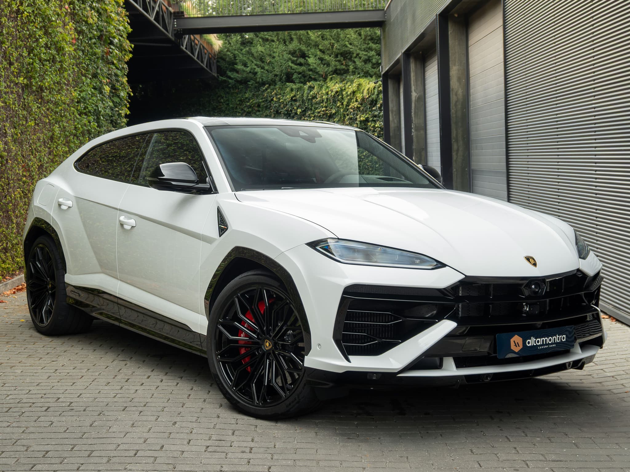 Lamborghini Urus – photo 1