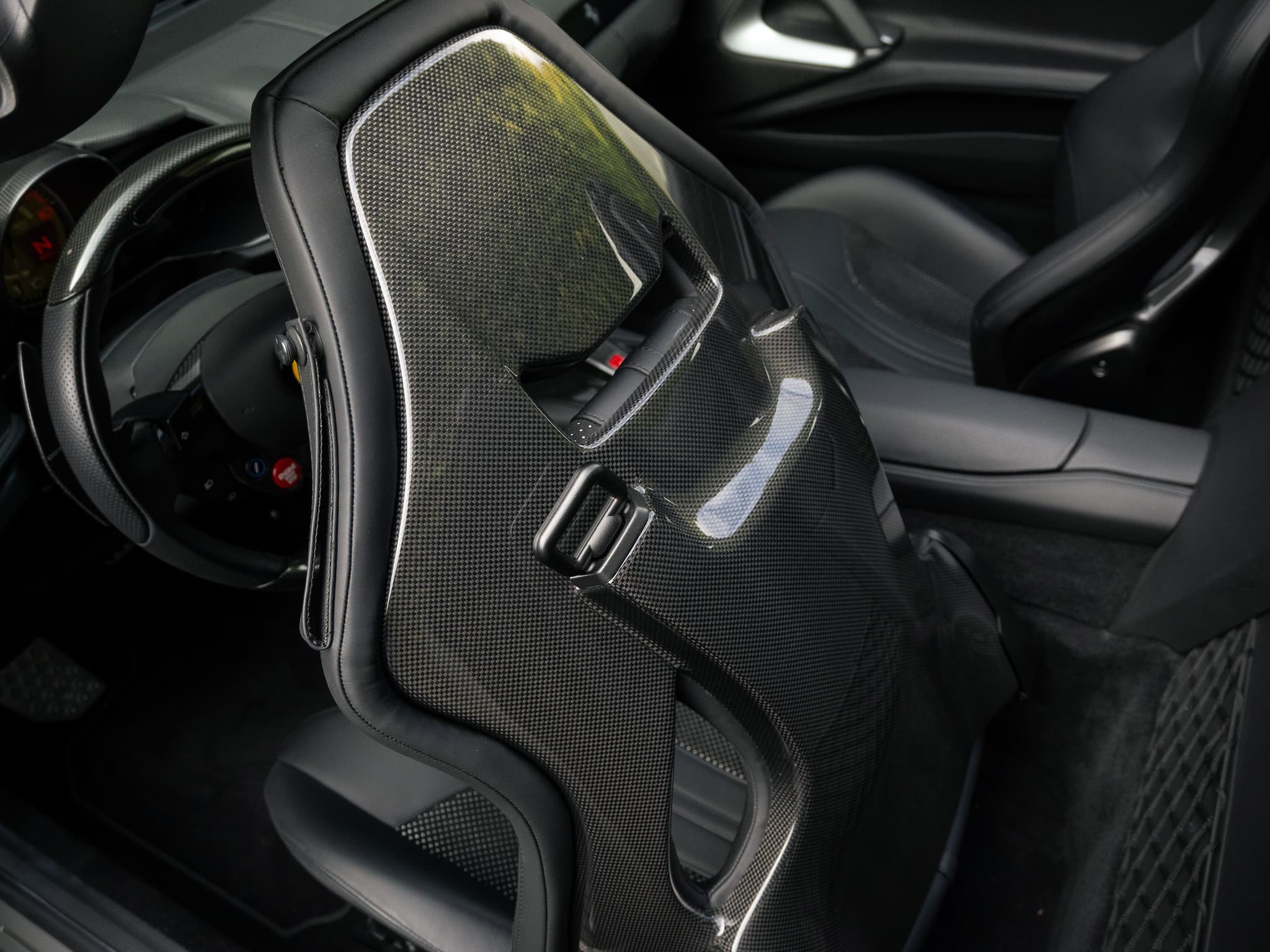 Ferrari 812 – foto 6